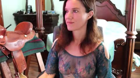 ThornburyRose online show from November 29, 7:06 pm