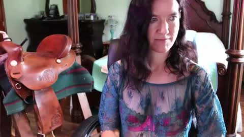 Snapshot of thornbury_rose chatting on April 30, 8:57 pm ThornburyRose online show from April 30, 8:57 pm