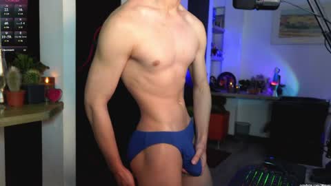   L e a n d e r   25OFF ON MY OF online show from April 15, 4:14 pm