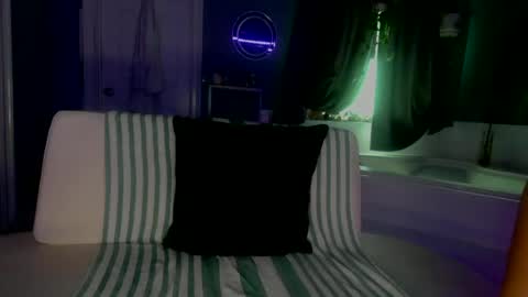 Snapshot of throatgoatidagaf chatting on June 16, 6:32 pm Ida online show from June 16, 6:32 pm