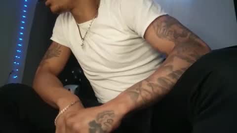 Snapshot of throattaker4l_ chatting on February 2, 6:34 am ThroatTaker4l online show from February 2, 6:34 am