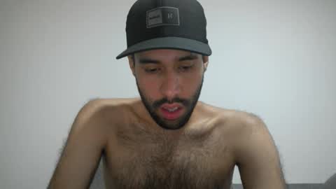 Snapshot of throwawayyourgun chatting on December 11, 5:59 pm Luka online show from December 11, 5:59 pm