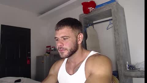 Snapshot of thybautsenses chatting on September 29, 4:28 am thybautsenses online show from September 29, 4:28 am