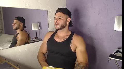 Snapshot of thybautsenses chatting on October 4, 6:50 pm thybautsenses online show from October 4, 6:50 pm