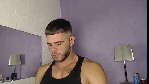 Snapshot of thybautsenses chatting on October 13, 6:35 am thybautsenses online show from October 13, 6:35 am