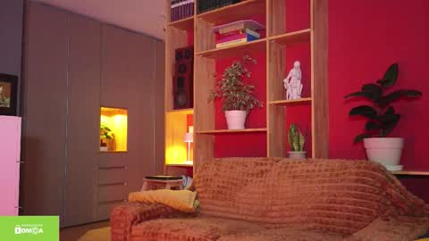 tia_j online show from December 13, 7:42 pm