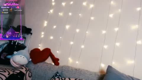 tiameow online show from March 2, 4:03 pm