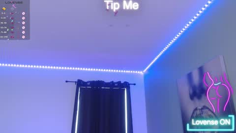 Snapshot of tiabellaxxx chatting on September 18, 8:33 pm Tia Bella online show from September 18, 8:33 pm