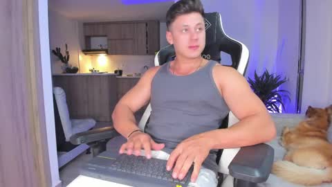 Snapshot of tiago_goez chatting on April 11, 1:32 am santiago online show from April 11, 1:32 am