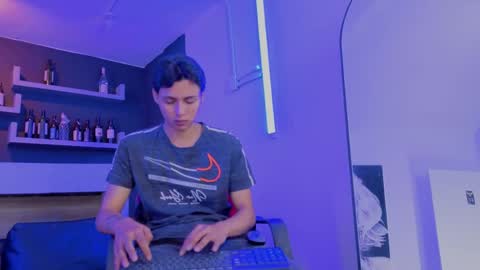 Snapshot of tian_sex chatting on May 23, 3:34 am online show from May 23, 3:34 am
