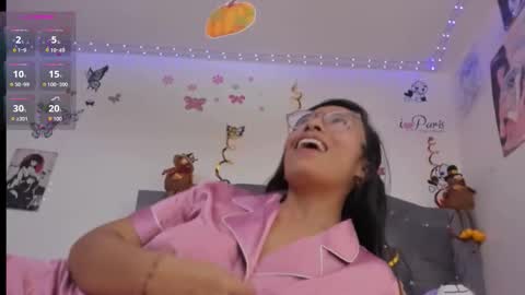 Snapshot of tiana_violet chatting on November 22, 10:20 pm tiana_violet online show from November 22, 10:20 pm