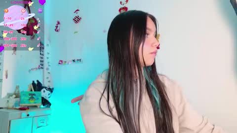 Tiana Le online show from November 18, 5:12 am