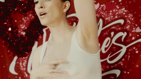 Snapshot of tiannarae chatting on February 15, 6:12 am TIANNA online show from February 15, 6:12 am