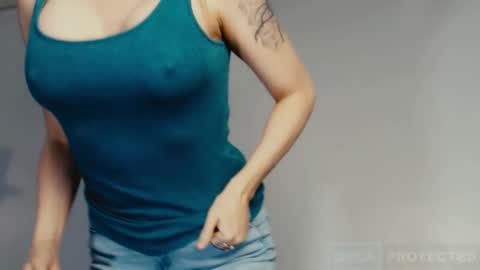 Snapshot of tiannarae chatting on November 23, 9:03 pm TIANNA online show from November 23, 9:03 pm