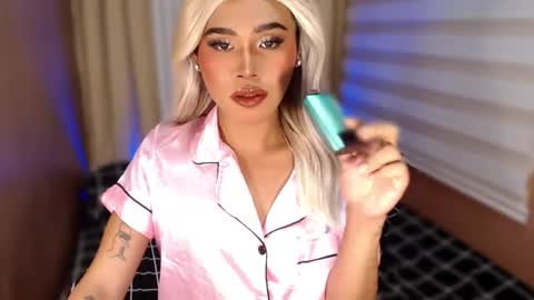 Sam online show from October 16, 5:47 pm