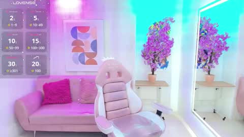 Snapshot of tiara_r chatting on December 1, 7:30 pm Tiara online show from December 1, 7:30 pm