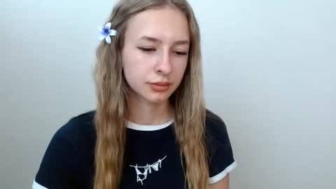 Snapshot of tiarasmile chatting on June 30, 12:06 pm Tiara online show from June 30, 12:06 pm