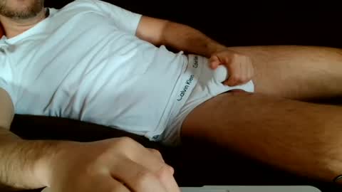 Snapshot of tiburonbeach39 chatting on December 3, 12:27 pm Tiburonbeach online show from December 3, 12:27 pm