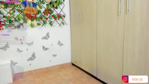 tich___ online show from January 16, 12:09 pm