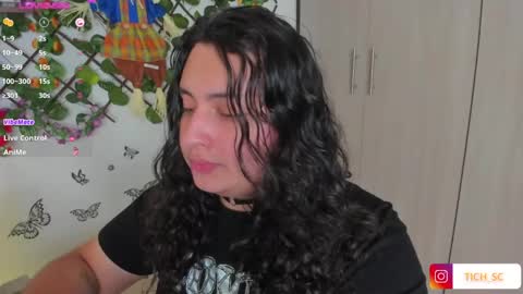 Snapshot of tich___ chatting on May 19, 12:49 am tich___ online show from May 19, 12:49 am