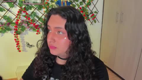 Snapshot of tich___ chatting on May 31, 5:42 pm tich___ online show from May 31, 5:42 pm