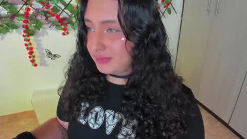 Snapshot of tich___ chatting on May 31, 6:09 pm tich___ online show from May 31, 6:09 pm