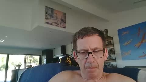 JustMe online show from January 1, 7:10 pm