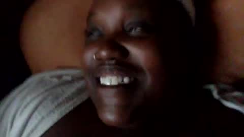 Snapshot of tierrahenri chatting on December 10, 3:12 pm Tierra Henri online show from December 10, 3:12 pm