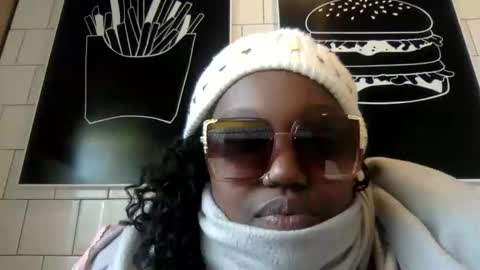 Snapshot of tierrahenri chatting on January 7, 3:02 pm Tierra Henri online show from January 7, 3:02 pm