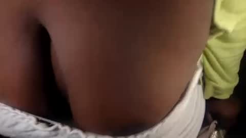 Snapshot of tierrahenri chatting on January 24, 12:09 am Tierra Henri online show from January 24, 12:09 am