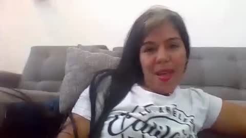 Snapshot of tifannylovesquirt chatting on December 3, 3:55 pm Tifany online show from December 3, 3:55 pm