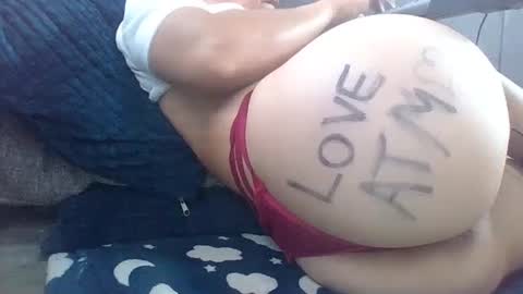 Snapshot of tifannylovesquirt chatting on December 3, 7:33 pm Tifany online show from December 3, 7:33 pm
