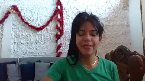 Snapshot of tifannylovesquirt chatting on December 20, 2:49 pm Tifany online show from December 20, 2:49 pm
