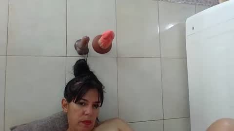 Snapshot of tifannylovesquirt chatting on December 24, 7:00 pm Tifany online show from December 24, 7:00 pm
