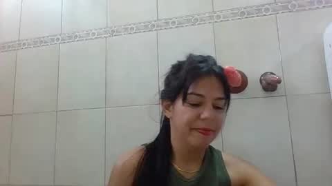 Snapshot of tifannylovesquirt chatting on December 26, 4:36 pm Tifany online show from December 26, 4:36 pm