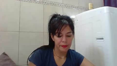 Snapshot of tifannylovesquirt chatting on December 27, 3:26 pm Tifany online show from December 27, 3:26 pm