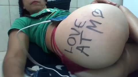 Snapshot of tifannylovesquirt chatting on February 5, 4:47 pm Tifany online show from February 5, 4:47 pm