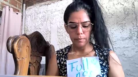 Snapshot of tifannylovesquirt chatting on March 10, 4:46 pm Tifany online show from March 10, 4:46 pm