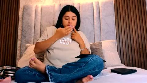 Tiff3 online show from April 6, 8:54 pm