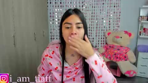 Snapshot of tifany_tay2 chatting on June 28, 6:03 pm hey am julietha online show from June 28, 6:03 pm