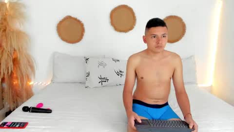 tifanyrossii online show from April 19, 8:55 pm