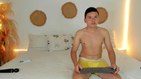Snapshot of tifanyrossii chatting on May 8, 1:22 am tifanyrossii online show from May 8, 1:22 am