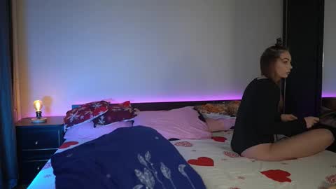 Snapshot of tiff001 chatting on December 1, 9:20 pm Tiffany online show from December 1, 9:20 pm