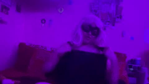 Snapshot of tiff_tiddies chatting on April 3, 9:18 am tiff_tiddies online show from April 3, 9:18 am