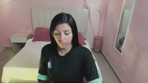 Snapshot of tiffani__love chatting on January 16, 12:09 pm Tiffany online show from January 16, 12:09 pm