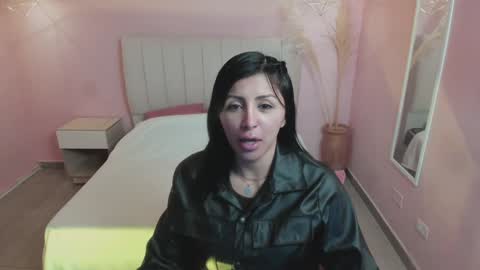 Snapshot of tiffani__love chatting on January 17, 12:31 pm Tiffany online show from January 17, 12:31 pm