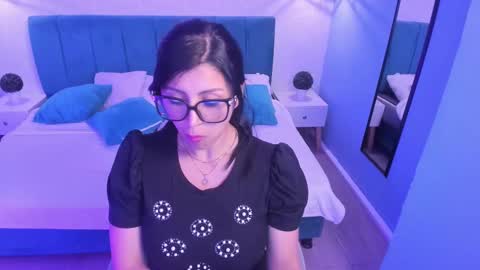 Snapshot of tiffani__love chatting on February 13, 3:03 pm Tiffany online show from February 13, 3:03 pm