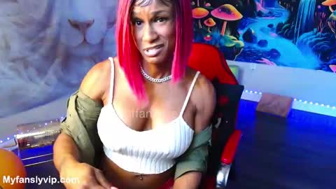 Snapshot of tiffanilove chatting on October 19, 3:12 pm Tiffani Love online show from October 19, 3:12 pm