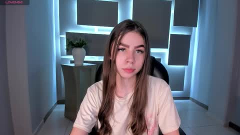 Snapshot of tiffannysins chatting on November 8, 3:39 am Tiffanny Sins online show from November 8, 3:39 am