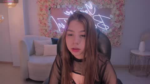 Snapshot of tiffannysins chatting on November 29, 3:20 am Tiffanny Sins online show from November 29, 3:20 am